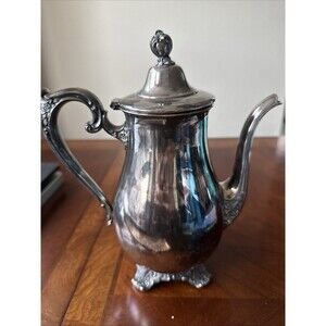 VINTAGE WM Rogers Silver Co Tea Pot/Coffee Pot Silver Plated Victorian Rose